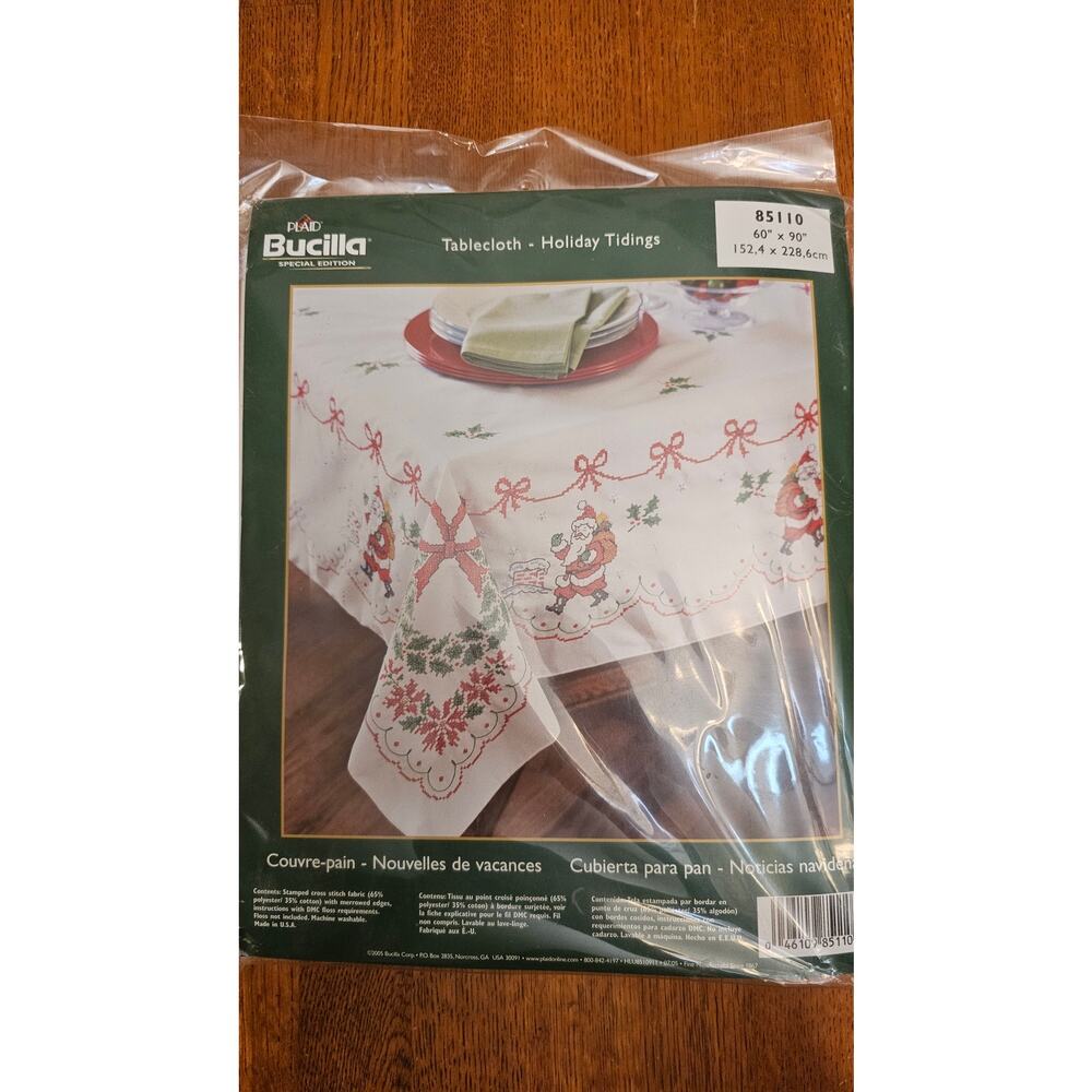 Bucilla Special Edition Holiday Tidings Santa 60×90 inch table cloth